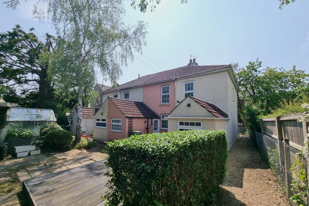 GROVE COTTAGES, GORDON ROAD, FAREHAM 2 bed end of terrace house for