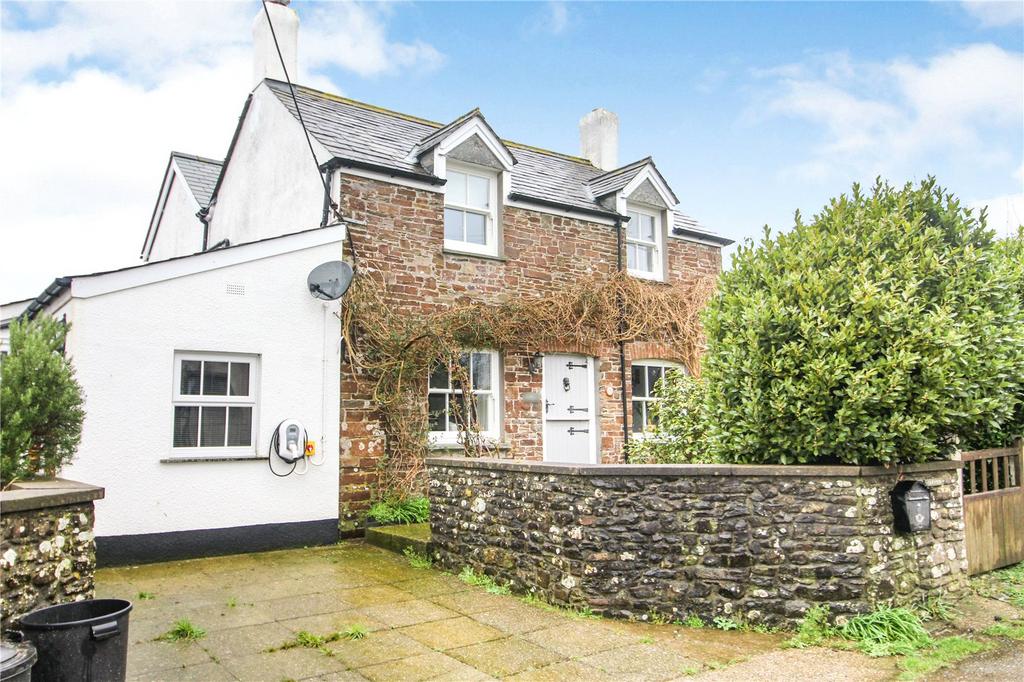 Holsworthy, Devon 3 bed detached house £1,050 pcm (£242 pw)