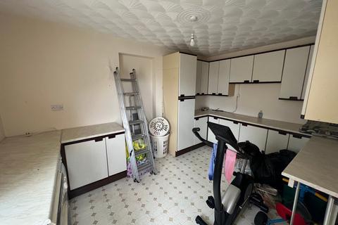18 Charles Street, Tonypandy, CF40 2AN