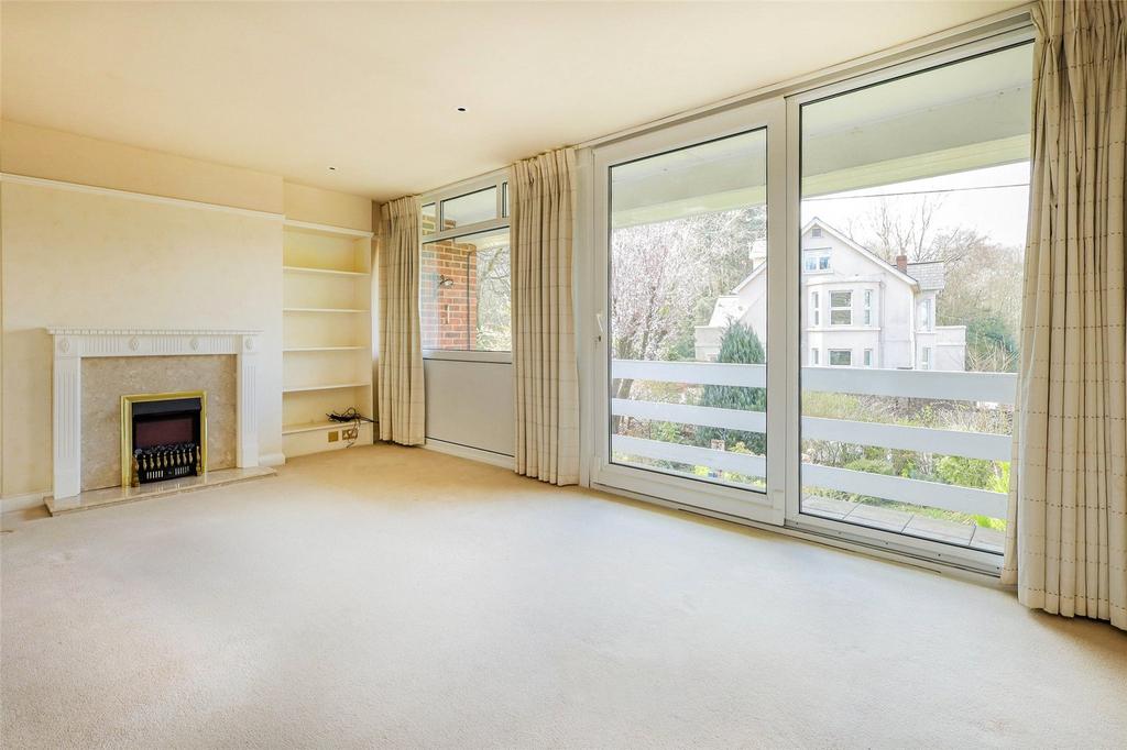 Hill Brow Road, Hill Brow, Liss, GU33 2 bed apartment for sale £270,000