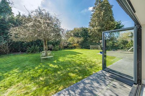 65 Updown Hill, Windlesham, GU20 6DW
