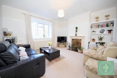 2 bedroom flat for sale, High Street, London, N14