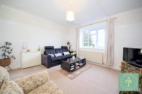 2 bedroom flat for sale, High Street, London, N14