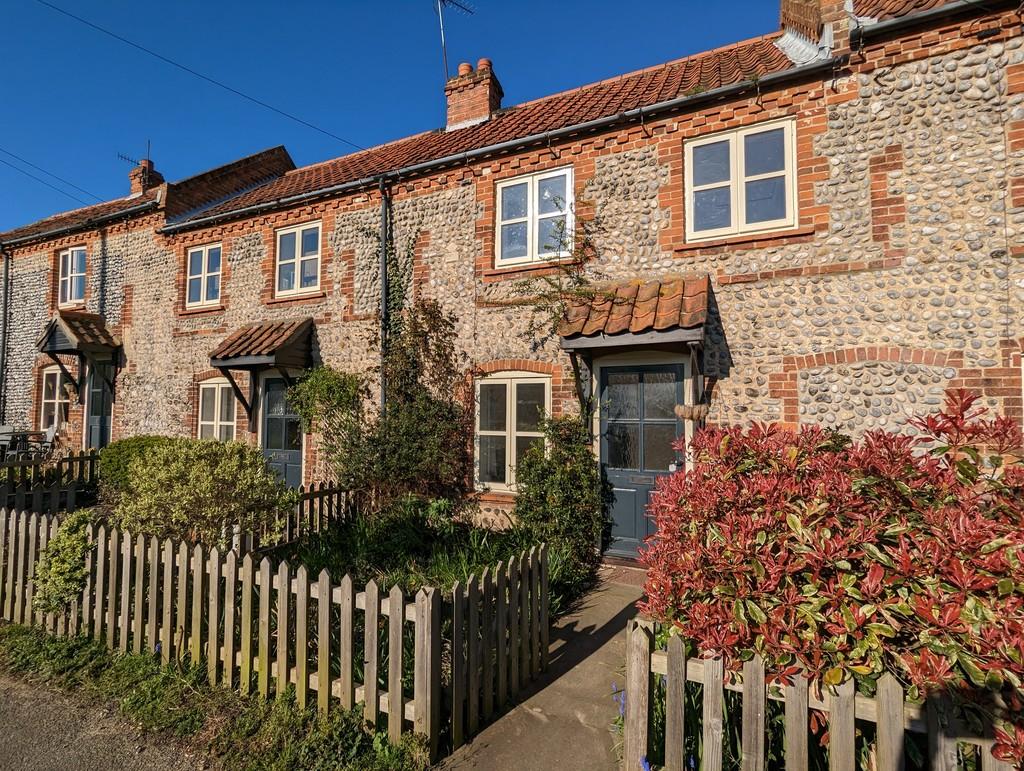 Weybourne Road, Upper Sheringham 2 bed terraced house £690 pcm (£159 pw)