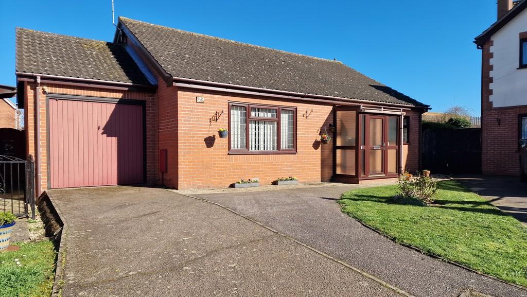 Oak Tree Way, Harleston 3 bed detached bungalow for sale £280,000