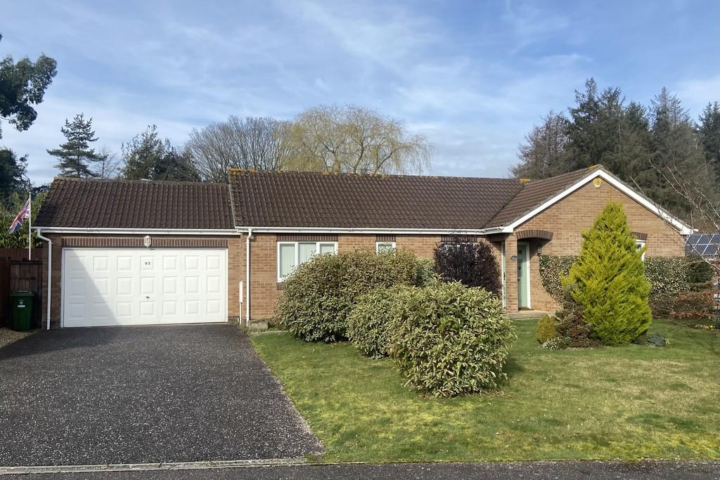 Thorne Farm Way, Ottery St. Mary 3 bed detached bungalow for sale £