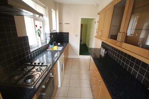 2 bedroom terraced house to rent, Barclay Street, Leicester