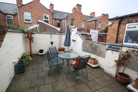 2 bedroom terraced house to rent, Barclay Street, Leicester