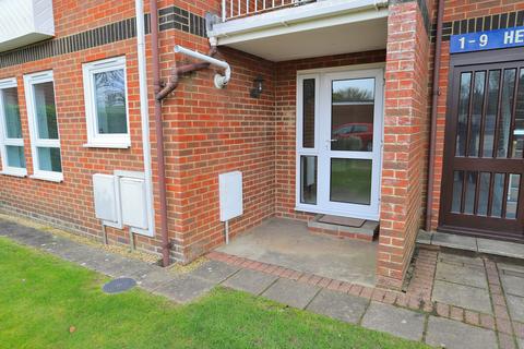 1 bedroom flat for sale, Whitefield Road, New Milton, Hampshire. BH25 6DF