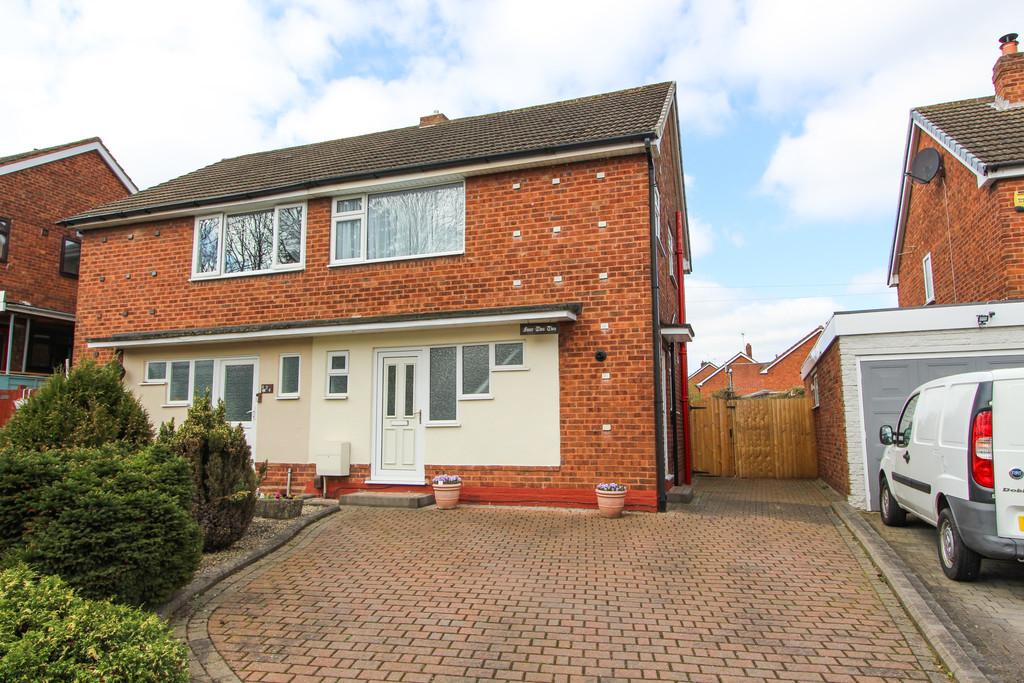 Wilnecote Lane, Tamworth 2 bed semidetached house £215,000