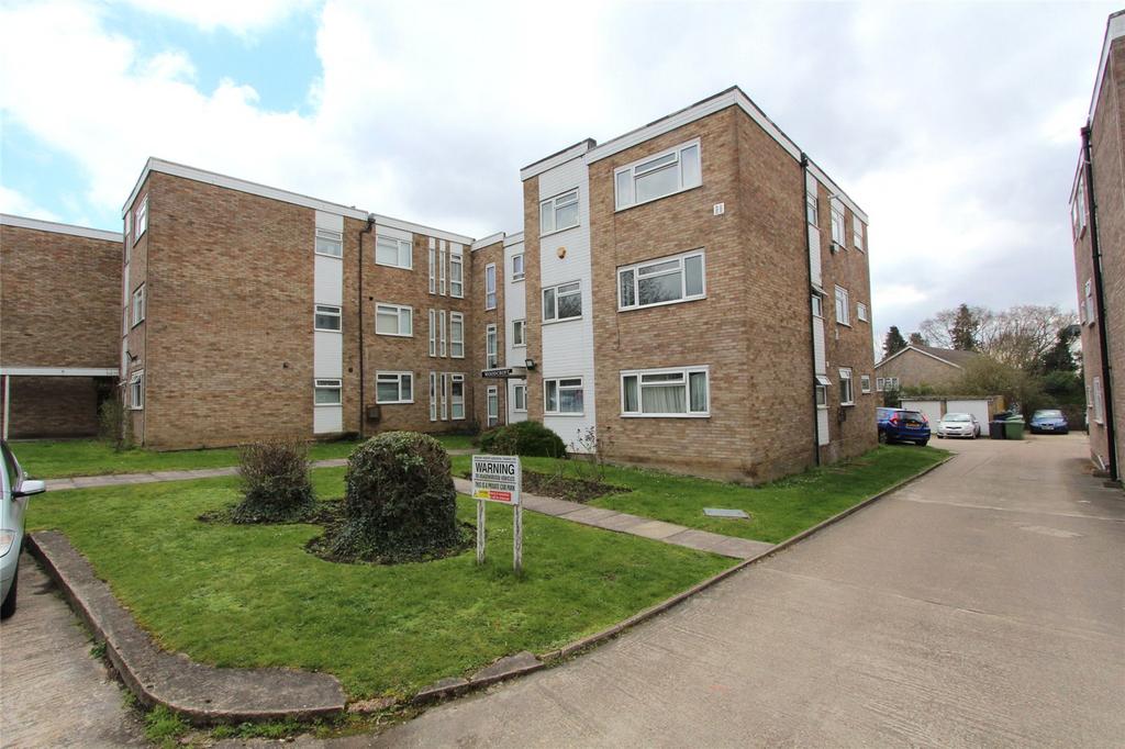 London Road, Stanmore, HA7 3 bed apartment £1,900 pcm (£438 pw)