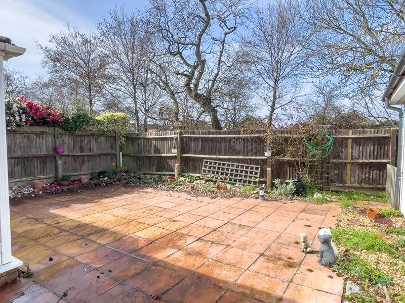 MiddletononSea, West Sussex 3 bed detached bungalow for sale £425,000