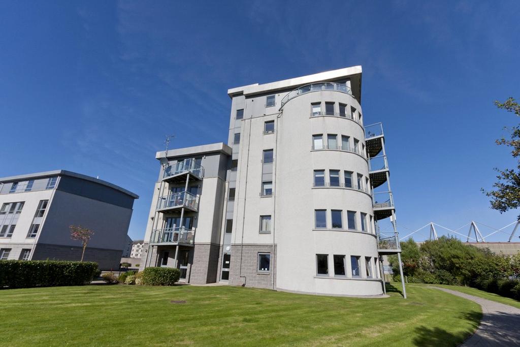 Merkland Lane, City Centre, Aberdeen... 2 bed flat £895 pcm (£207 pw)