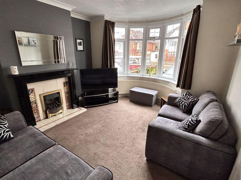 Warren Hill Road Kingstanding Birmingham B44 8ha 3 Bed Semi Detached