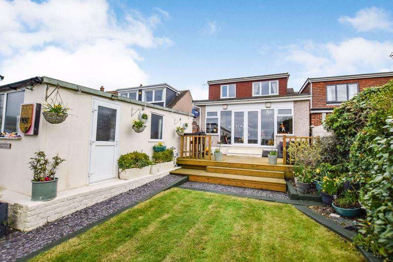 Hillcrest Road, HorndonOnTheHill 4 bed semidetached house £575,000