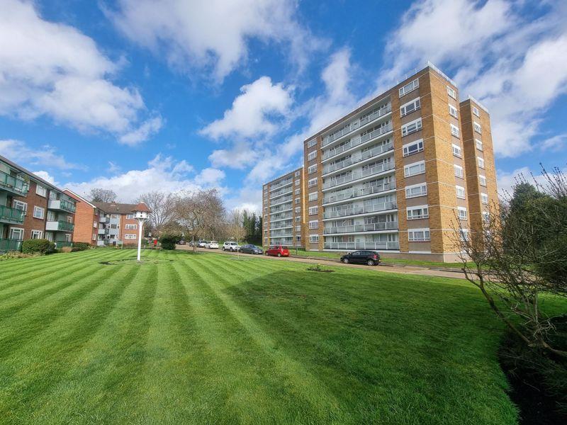 Dove Park, Hatch End 3 bed flat £457,500