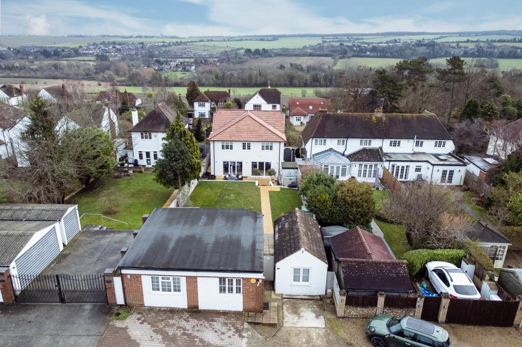 Dartford Rd, Horton Kirby, DA4 4 bed detached house for sale £925,000