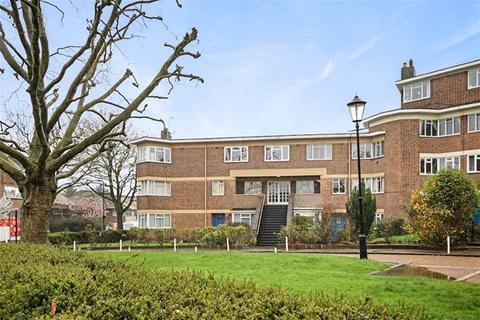 3 bedroom flat for sale, Hanger Court, Hanger Green, Ealing