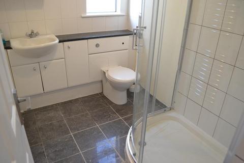 2 bedroom flat to rent, Garratt Lane, Tooting, London, Wandsworth, SW17 0NB