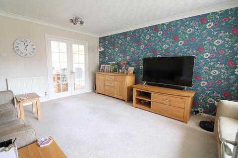 4 bedroom detached house for sale, Luton LU2