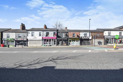 Property to rent - Bury New Road, Prestwich,