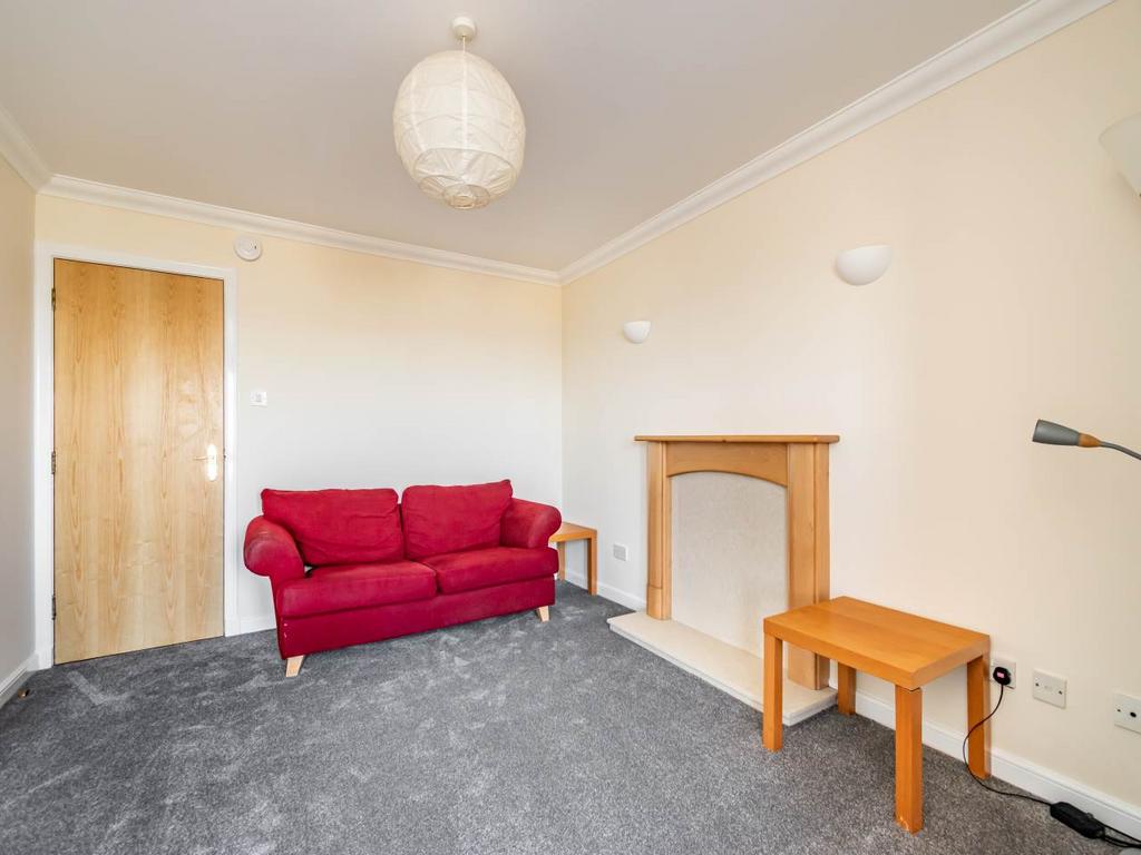 Lower Granton Road, Granton, Edinburgh 1 bed flat £750 pcm (£173 pw)