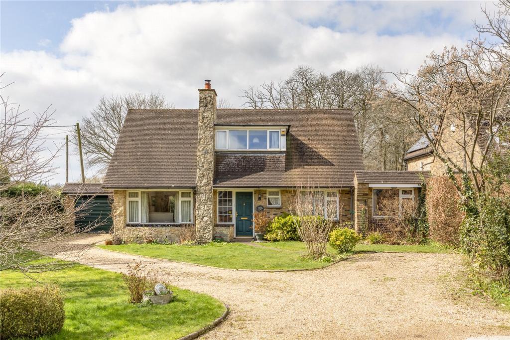 Hollybush Close, Potten End, Berkhamsted, HP4 4 bed detached house for