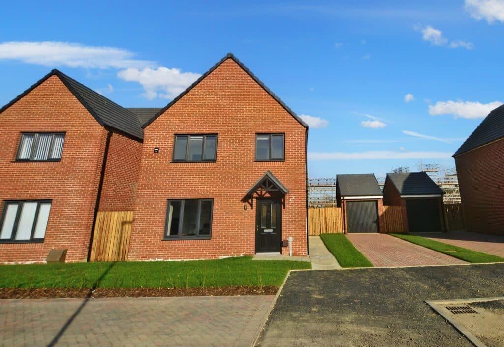 4 Bedroom House to Let on Crane... 4 bed detached house to rent - £ ...
