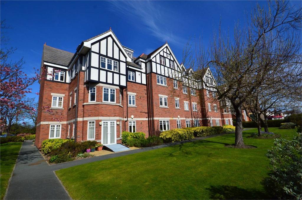 Market Street, Hoylake, Wirral, Merseyside, CH47 2 bed apartment for