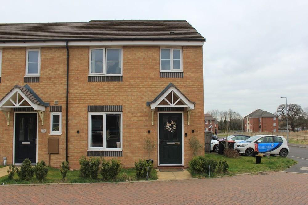 Saxon Drive, Newport, TF10 7FN 3 bed semidetached house £995 pcm (£