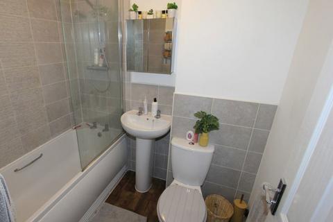 3 bedroom semi-detached house to rent, Saxon Drive, Newport, TF10 7FN