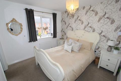 3 bedroom semi-detached house to rent, Saxon Drive, Newport, TF10 7FN
