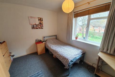 3 bedroom flat to rent, Derby Street