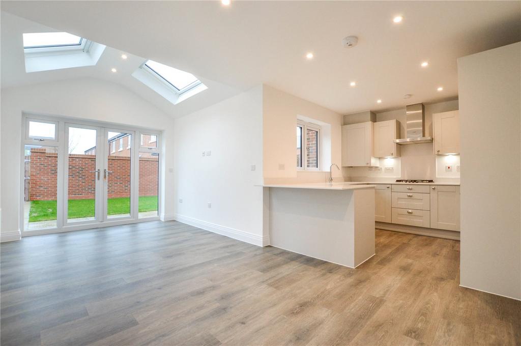 Kitchen/Dining Area