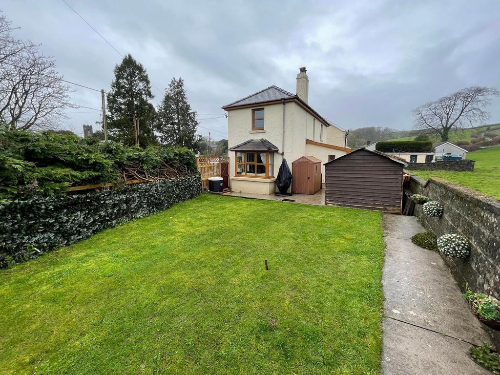 Llangyndeyrn, Kidwelly, SA17 3 bed detached house for sale £295,000