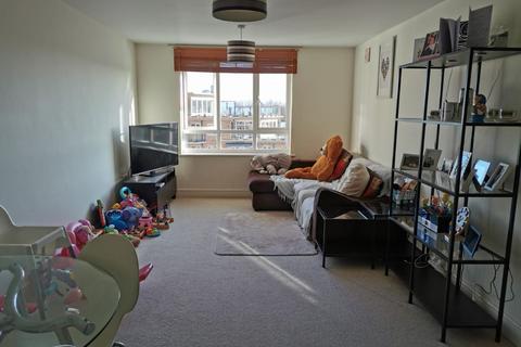 2 bedroom flat to rent, Glebelands Close  London N12