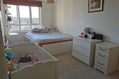 2 bedroom flat to rent, Glebelands Close  London N12