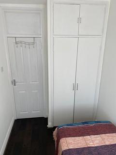 House share to rent - Grovelands Road, London, N15