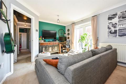 18 Blossom Close, Andover, SP10 3RR