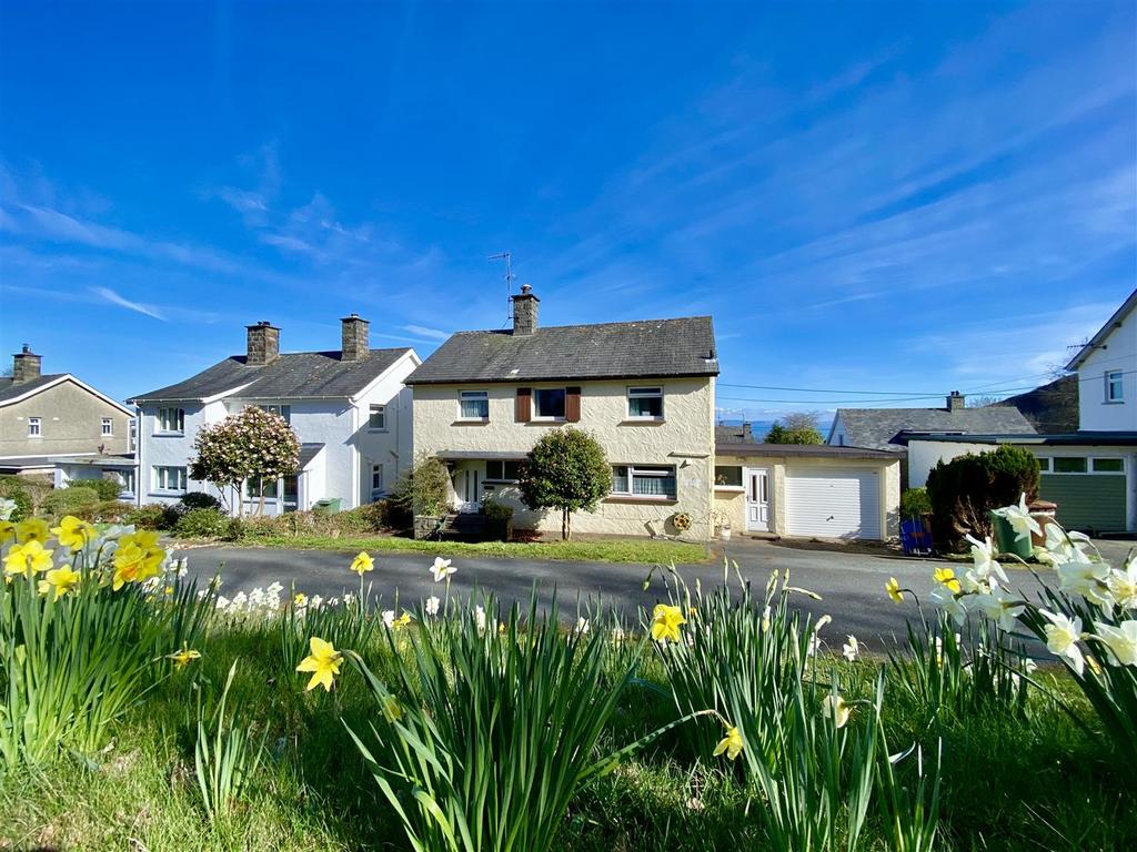 Beach Road, Llanbedrog, Pwllheli 3 bed detached house for sale £465,000