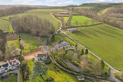 Greystones Convent Lane, Woodchester, Stroud, GL5 5HR