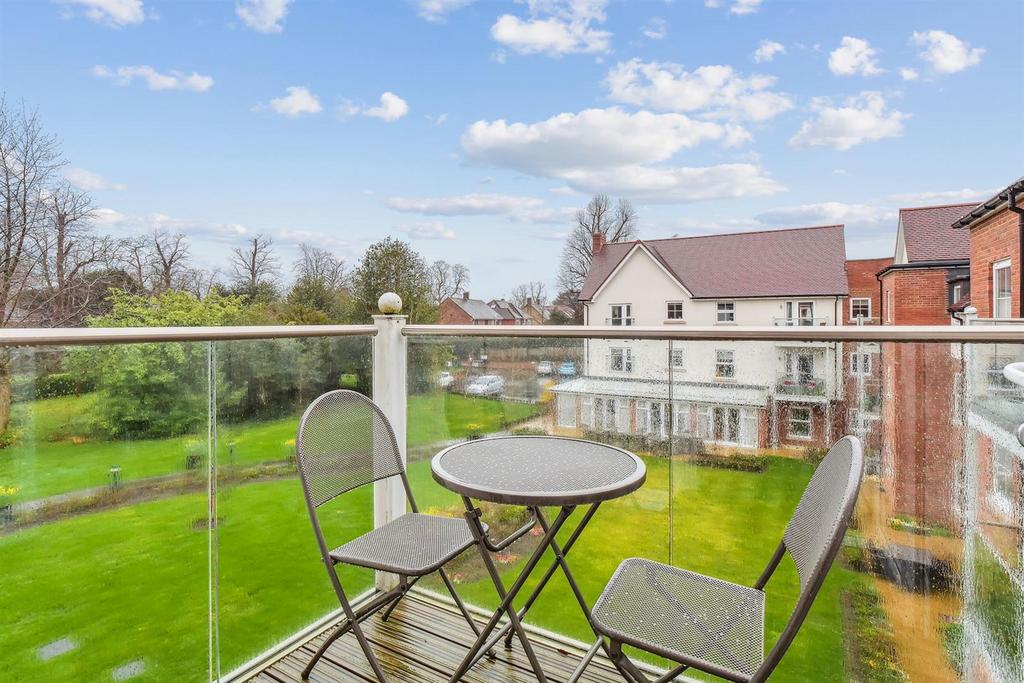 Manor Park Road, Chislehurst 1 bed apartment for sale £450,000