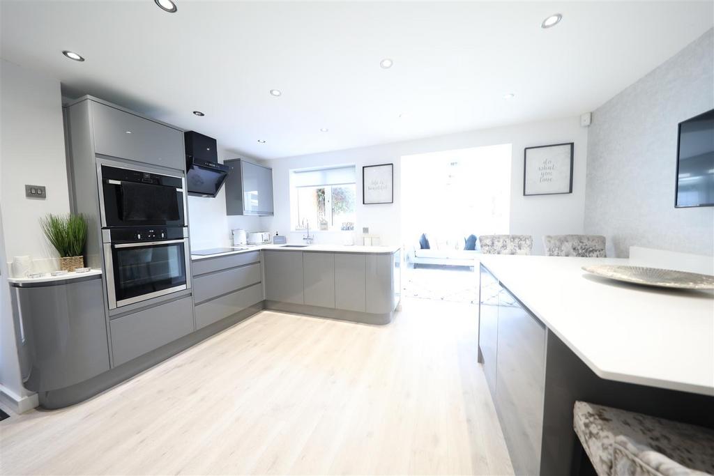 Coltman Close, Beverley 3 bed semidetached house for sale £260,000