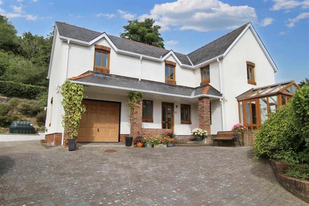 Front view of property