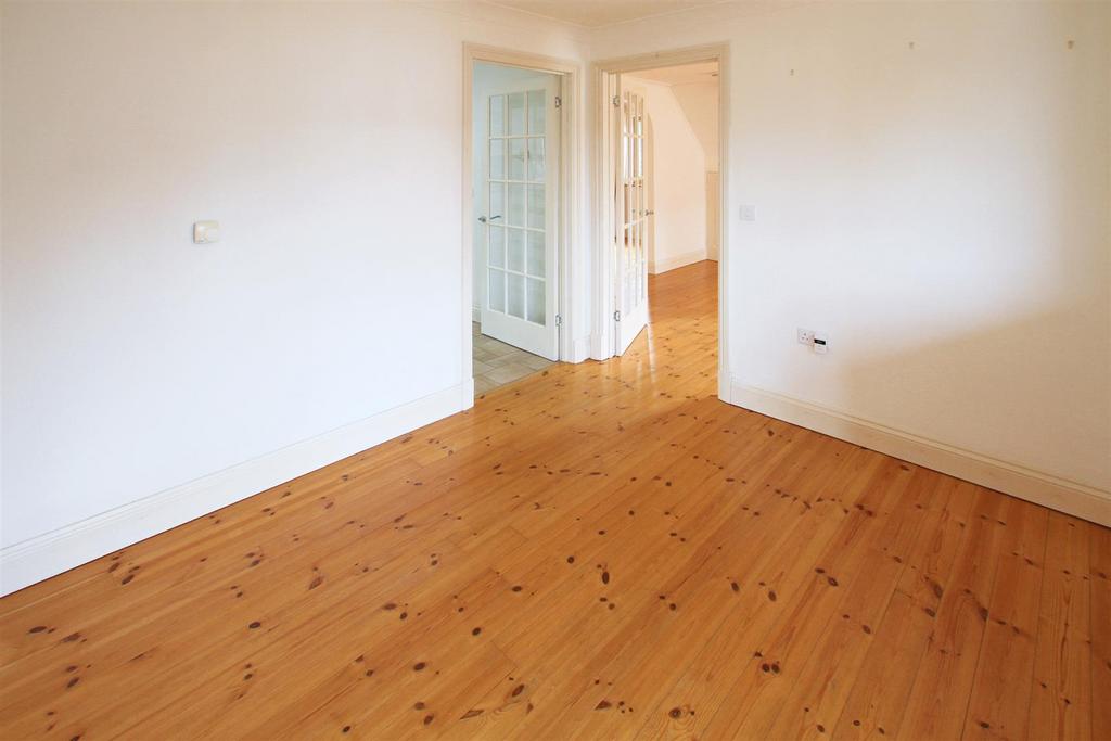 Entrance hall.jpg