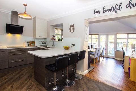 16 Duddon Avenue, Darwen, BB3 0JJ