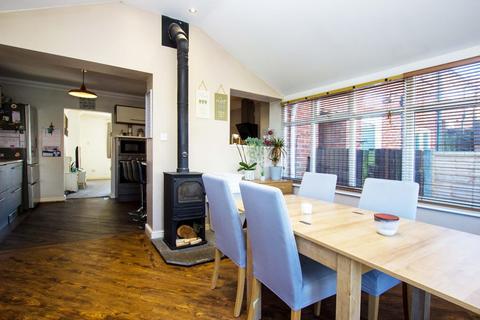 16 Duddon Avenue, Darwen, BB3 0JJ