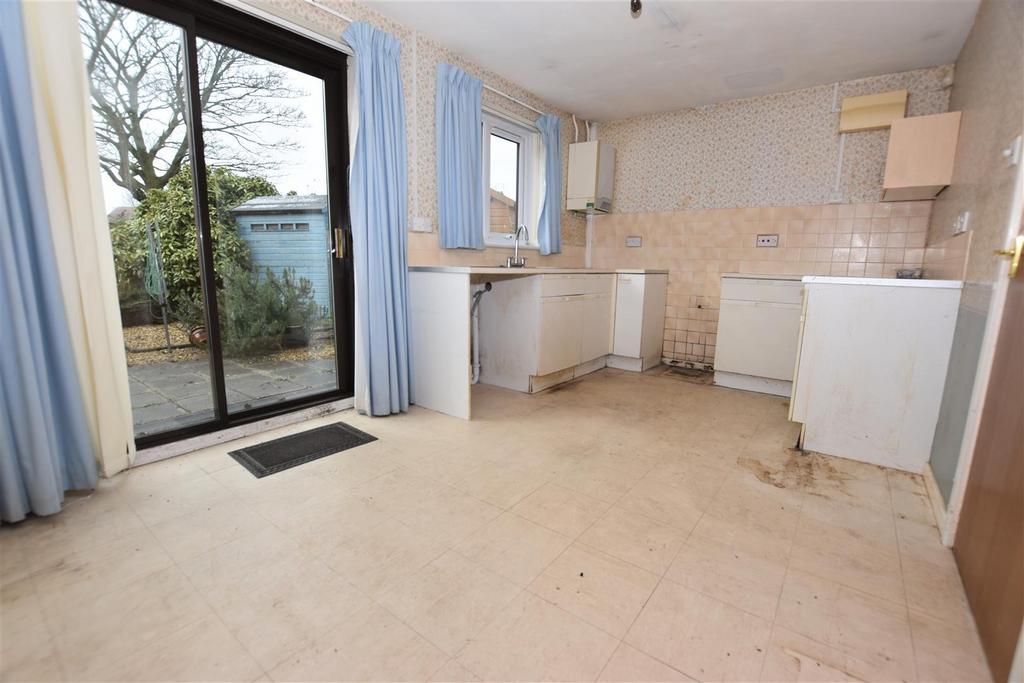 St Margarets Court, off Shannon Road, Hull 3 bed semidetached house