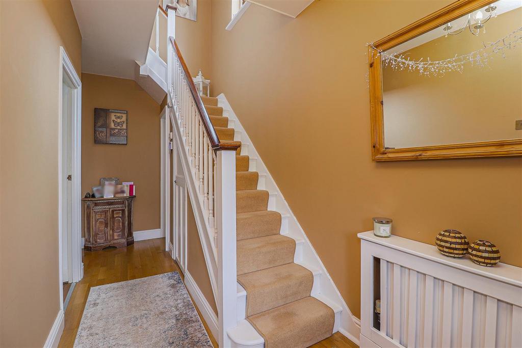 Albury Ride, Cheshunt 3 bed semidetached house £675,000