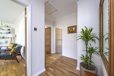 9, Grange Mansions Kingston Road, Epsom, KT17 2AD